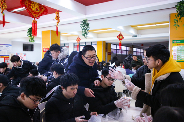猜燈謎，鬧元宵—南京新華不一樣的元宵節(jié)