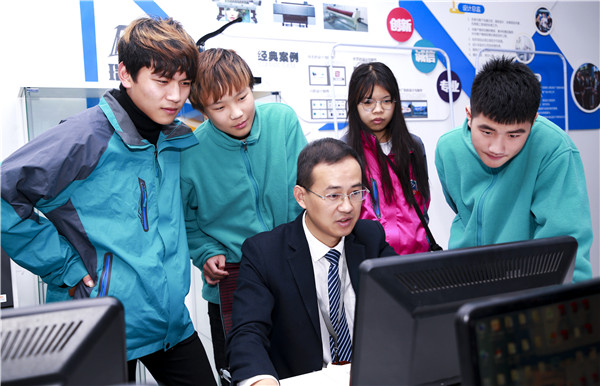 男生初中畢業(yè)可以學(xué)什么?哪些<a href=http://njxh.cn target=_blank class=infotextkey>專業(yè)</a>就業(yè)好？