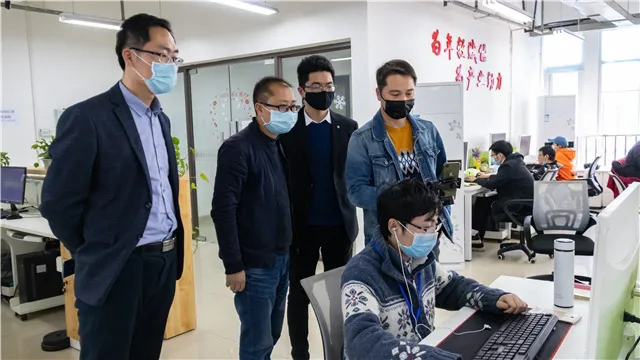 屢登央視，新華電腦教育全面新升級！