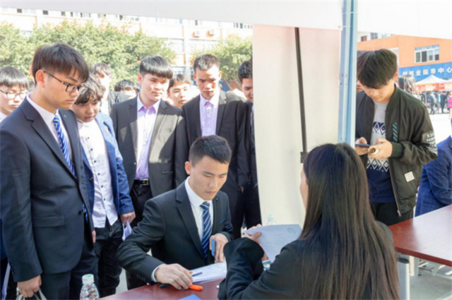 職業(yè)教育托舉新希望，如何選擇一所好學(xué)校？