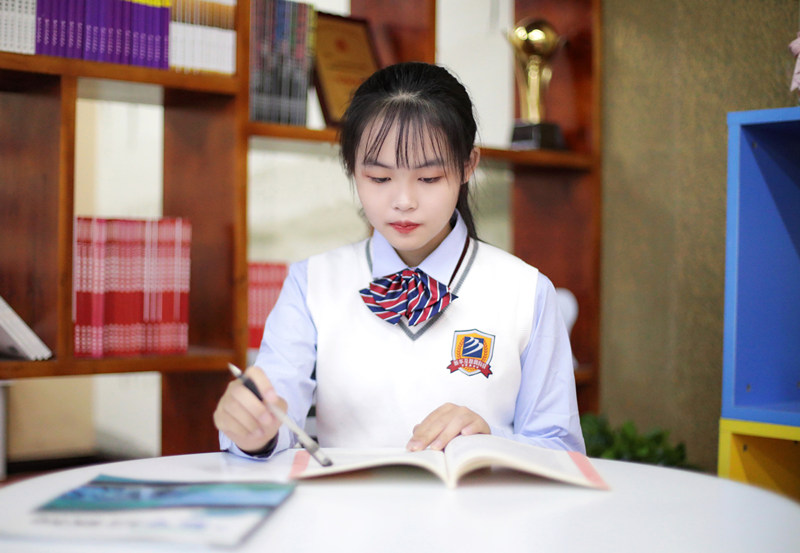初<a href=http://njxh.cn target=_blank class=infotextkey>高中</a>女生學什么<a href=http://njxh.cn target=_blank class=infotextkey>專業(yè)</a>好？女生最吃香的互聯網熱門<a href=http://njxh.cn target=_blank class=infotextkey>專業(yè)</a>排名出爐！