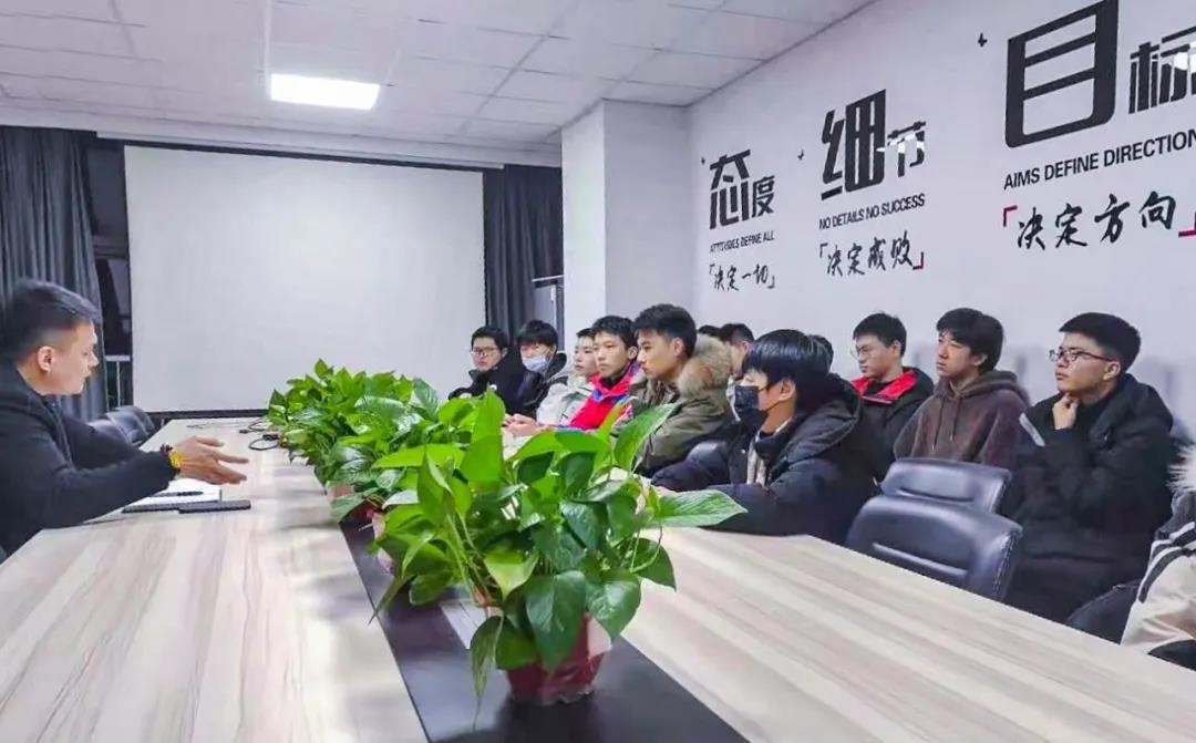 南京新華：試學營開班啦！一周試學助你榮耀起航！