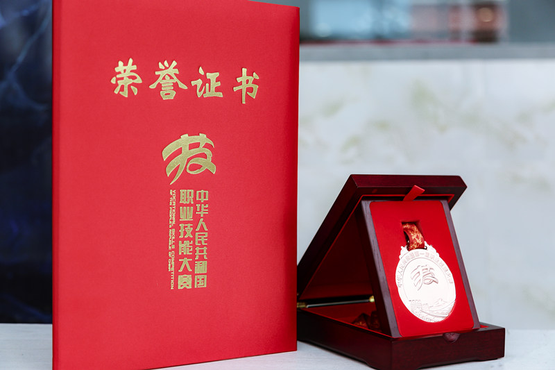 聚焦兩會(huì) | 新華互聯(lián)網(wǎng)+教育助力鄉(xiāng)村振興！