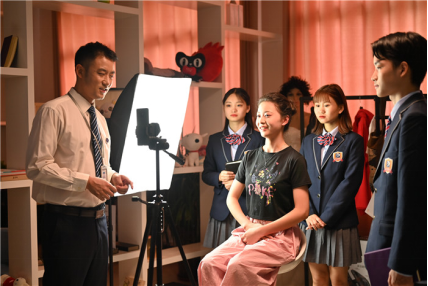 速來圍觀！知名演員直播探校，為高薪<a href=http://njxh.cn target=_blank class=infotextkey>專業(yè)</a>代言！