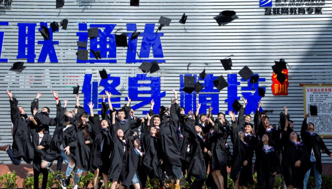 步入職場(chǎng)，該如何摒棄“學(xué)生思維”？