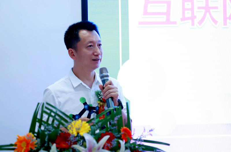 傳遞向上力量！新華電腦學(xué)?！独蠋焷砹恕?月繼續(xù)開講！