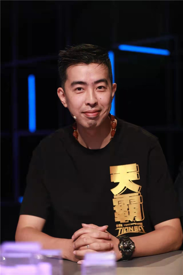 王者爭(zhēng)霸 限定名額！LGD俱樂(lè)部明星成員來(lái)新華啦！快來(lái)一戰(zhàn)高低