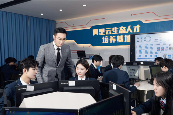 為什么新職教法引起社會(huì)熱議，新華帶你了解