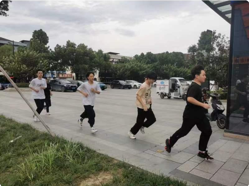 “玩轉(zhuǎn)熱愛，競無止境”|新華互聯(lián)網(wǎng)科技2022電競青訓(xùn)營正式開營！