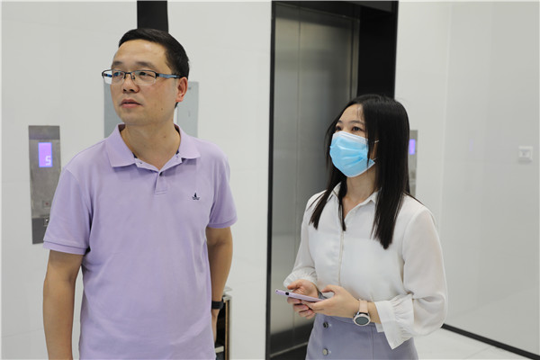 南京新華教師進企業(yè)，為實踐教學保駕護航
