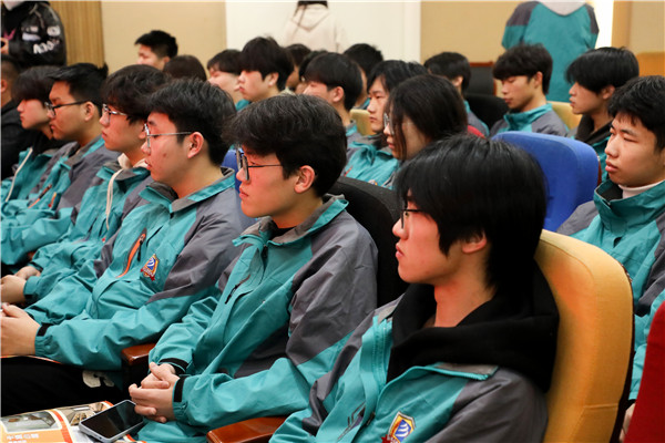 家校同心，共育英才| 南京新華3ds max階段課程結(jié)課答辯分享會暨家長見證會