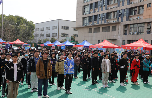 追光有“你”，歡迎“新”上人 南京新華電腦專修學(xué)校2024年春季社團(tuán)招新大會(huì)順利收官