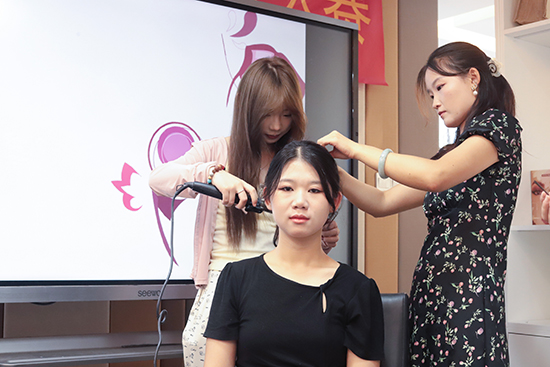 學(xué)歷不高，能學(xué)會(huì)美妝嗎？