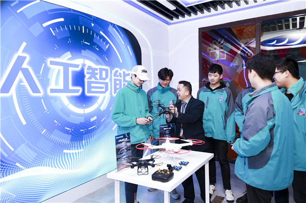 南京新華電腦專修學(xué)院地址，怎么走？