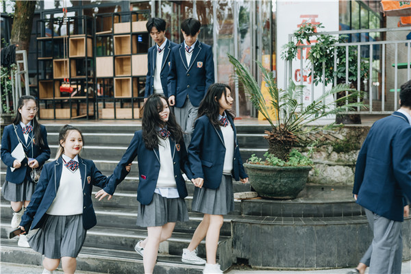 小孩兒初三了學(xué)習(xí)成績不理想，是上普高還是上職中學(xué)一門技術(shù)？