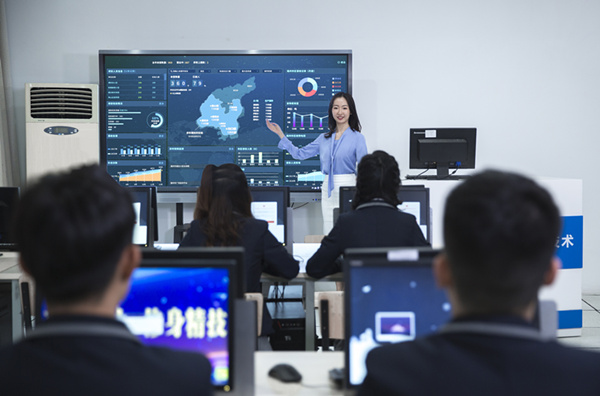 初中畢業(yè)想學互聯網技術能去哪學