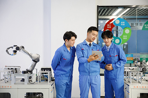 轉(zhuǎn)行沒方向？學(xué)智能制造，低門檻入門