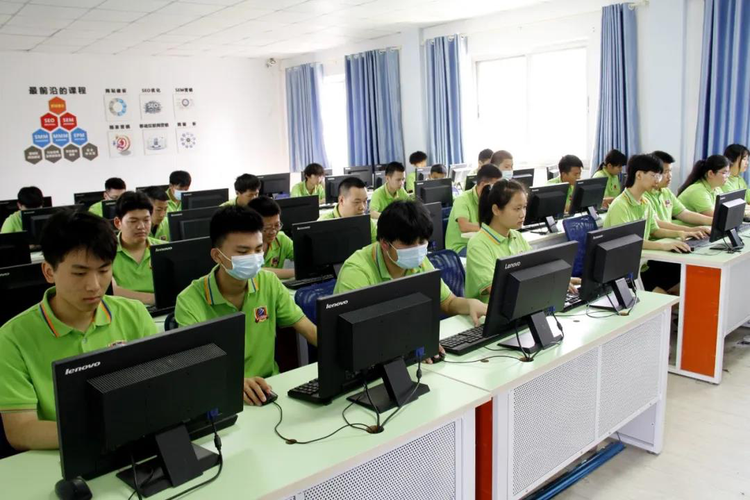 補錄通道 | 南京新華電腦專修學院少量招生補錄中，名額有限，欲報從速！