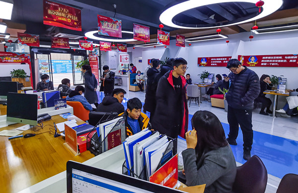 為什么總勸你來校實地考察？好學(xué)校不怕比較！