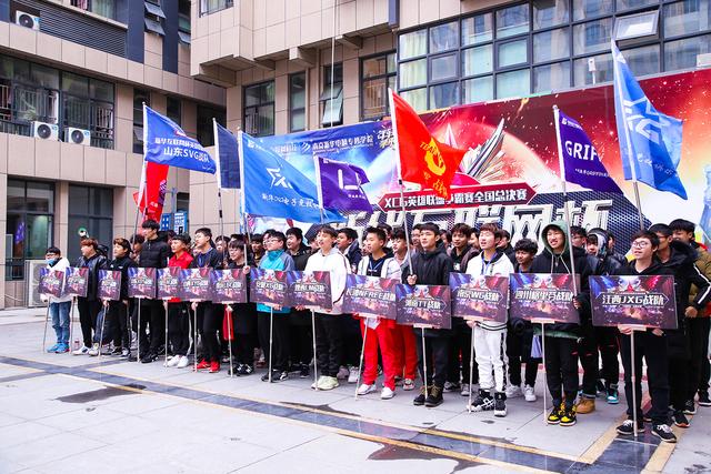 理實(shí)結(jié)合，新華學(xué)子展現(xiàn)專業(yè)電競(jìng)風(fēng)采！